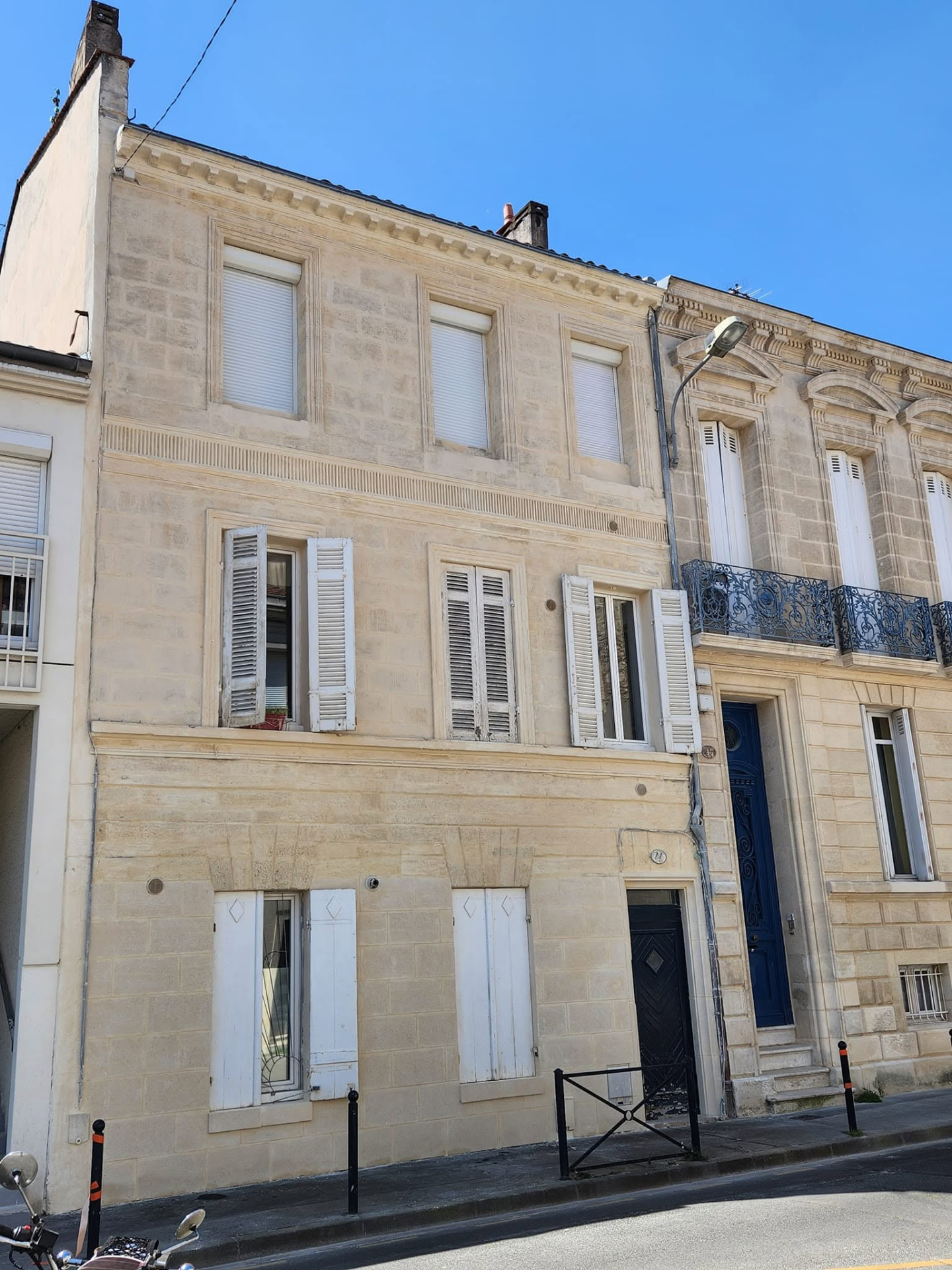Façade à Pessac et Bordeaux — Façade bordelaise en pierre restaurée et mise en valeur | EG BAT HOME